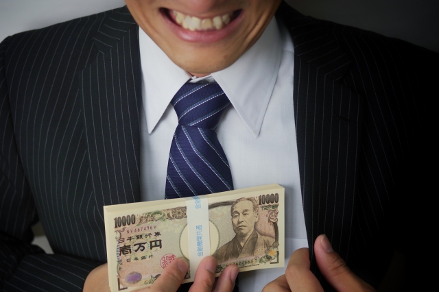 ヤミ金業者は金をせしめてほくそ笑む。福知山市の闇金被害の相談は弁護士や司法書士に無料でできます
